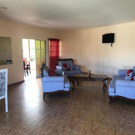 2 Queen Bed Apartment With Smart Tv ,Wifi Y Luz Las 24 Horas Jarabacoa Exterior photo
